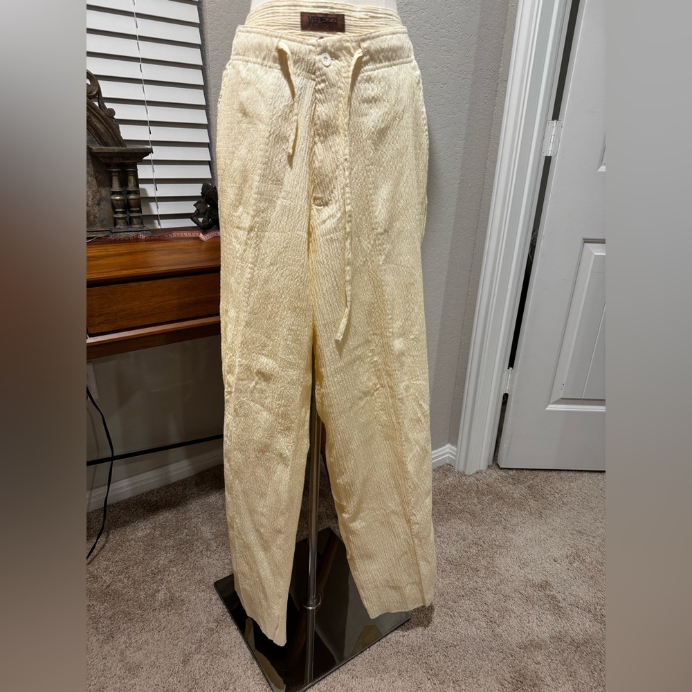 ❣️3 for $25 🛍️ NWT Light yellow Venezzi lightweight pants